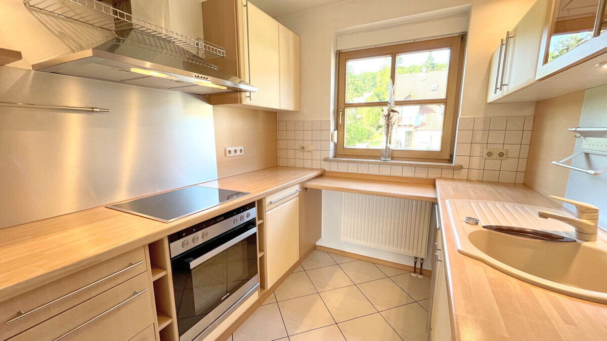 Einbauküche der Maisonette-Wohnung