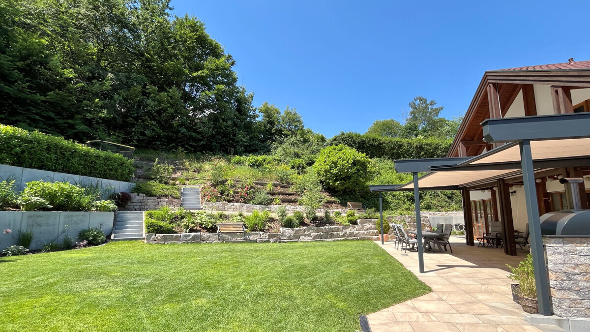 Privater Garten mit Terrasse der Villa in Bamberg